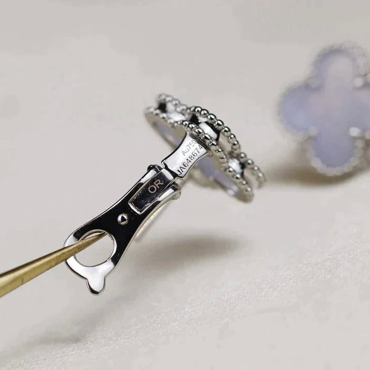 [Love More]CLOVER MEDIUM 1 MOTIFS  WHITE MOP EARRINGS SILVER
